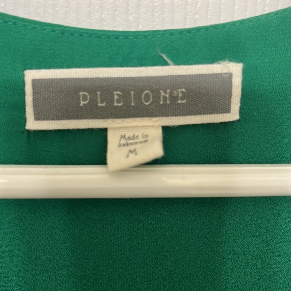 Women’s pleione green blouse - Picture 2 of 5